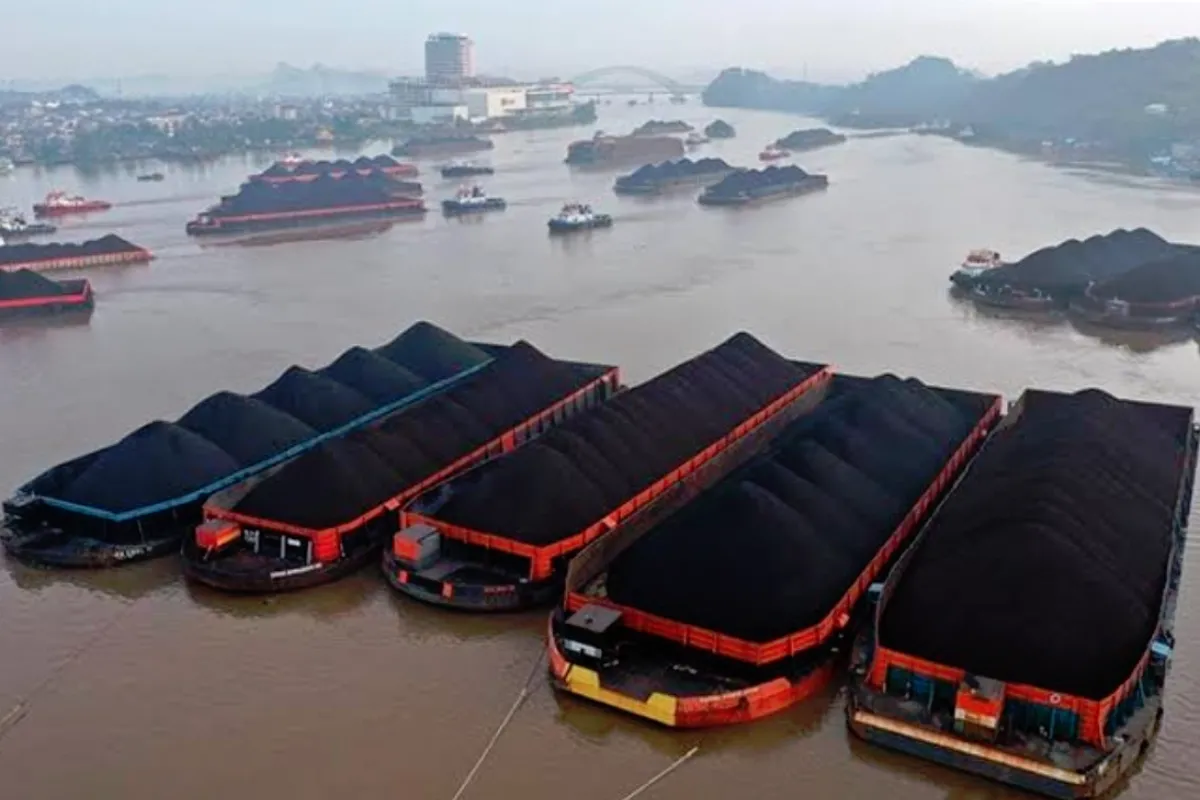 Batu bara Asia kembali menjadi andalan setelah pasokan gas terganggu akibat konflik Iran. Jepang, Korea Selatan, Bangladesh hingga Pakistan meningkatkan pembangkit batu bara.