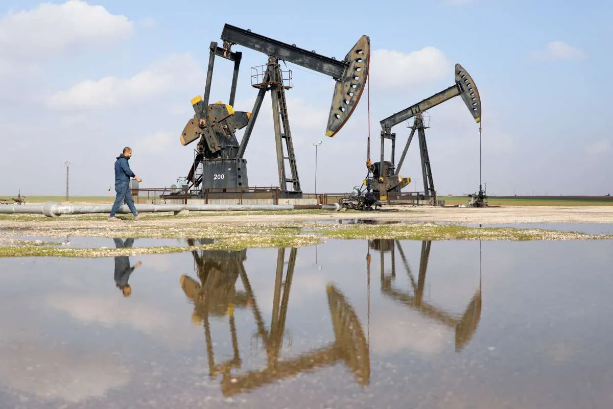 Harga Minyak Dunia Bergejolak Usai Konflik Iran dan Israel