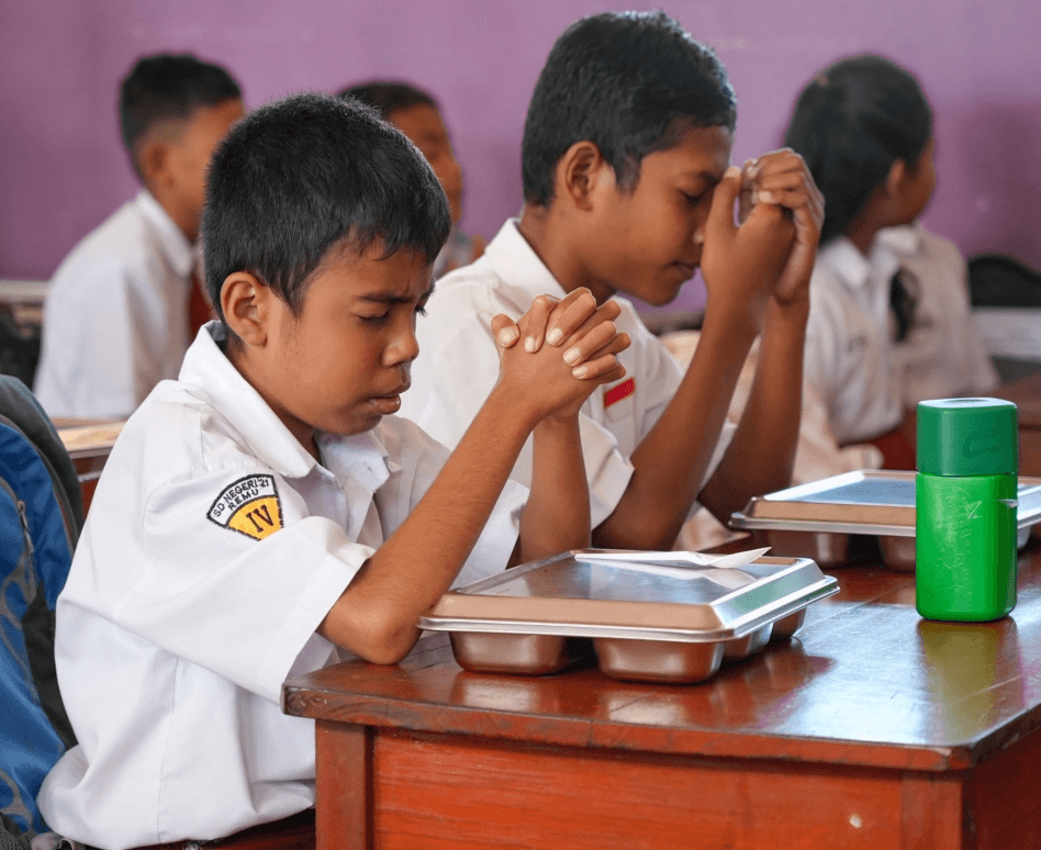 Kaleidoskop MBG: Negara Menarik Rem demi Keselamatan Publik
