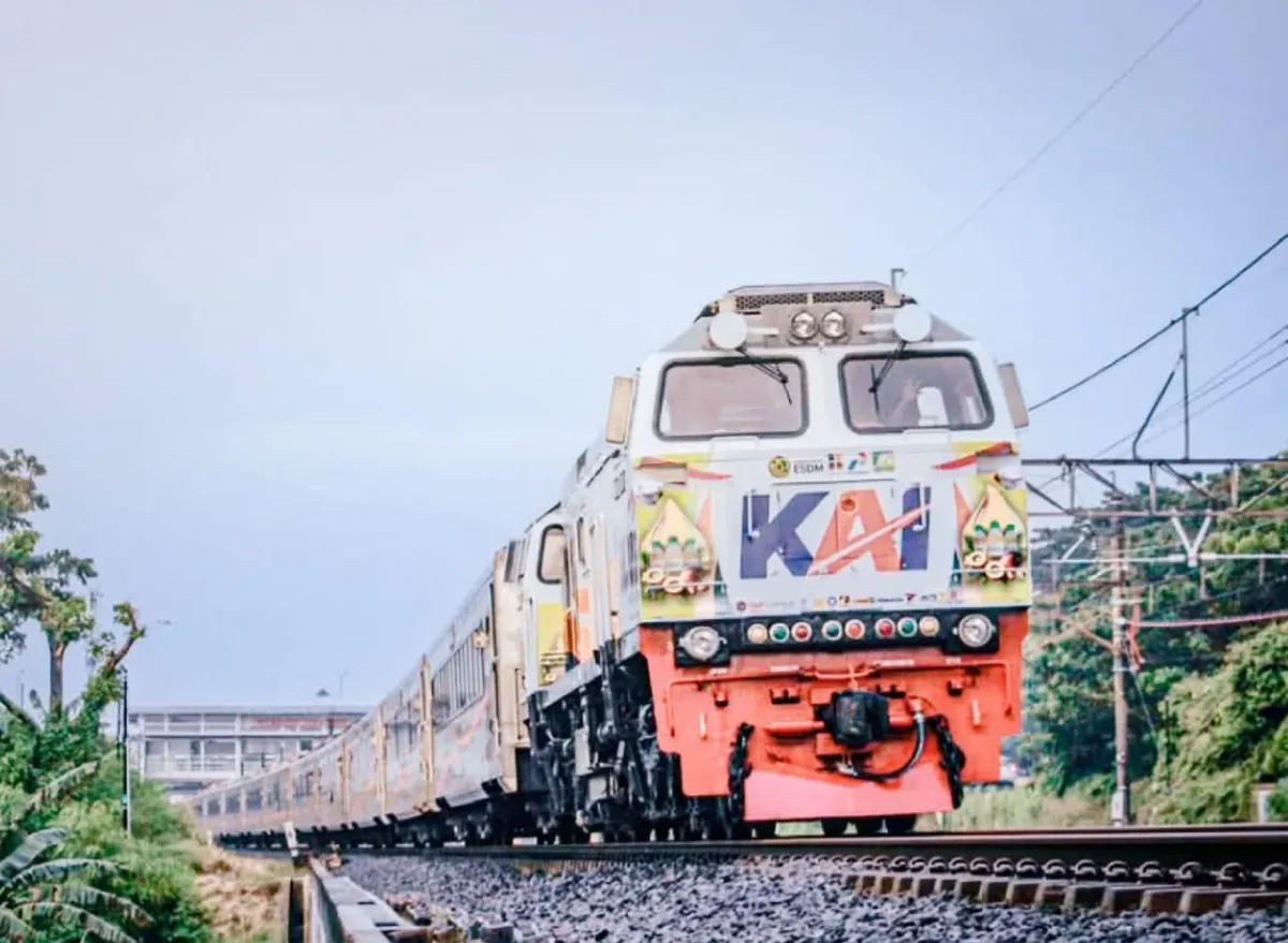 Kontribusi pajak KAI mencapai Rp6,98 triliun sepanjang 2025, naik 66,05 persen dibandingkan 2024. Setoran meliputi PPh, PPN, PNBP, serta pajak daerah dari KAI Group