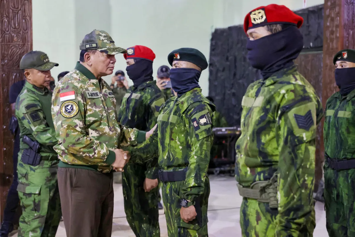 Panglima TNI beri kenaikan pangkat luar biasa kepada 23 prajurit di Papua sebagai apresiasi atas dedikasi menjaga kedaulatan negara dan memotivasi personel.