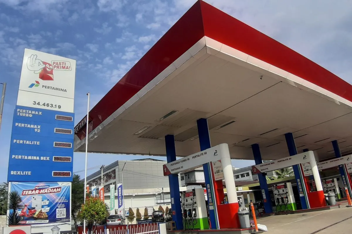 Pasokan BBM Sumut naik 125 persen. Pertamina menambah armada mobil tangki 35 persen untuk mempercepat distribusi, mengurai antrean SPBU, dan menjaga kelancaran pasokan.