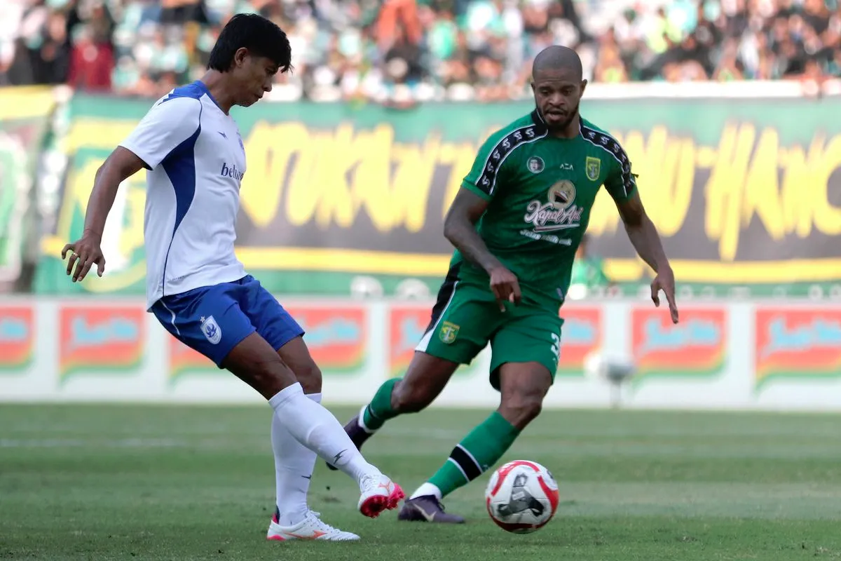 Persebaya vs PSIS berakhir imbang 2-2 pada 99th Anniversary Game. Alex Martins dan Yann Mabella mencetak gol sebelum Lorensius Sabda membalas dengan brace