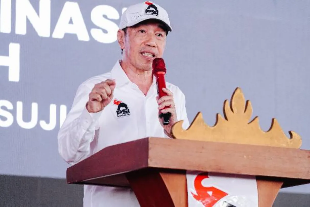 PSI Lampung disebut Jokowi hampir 100 persen membentuk struktur hingga desa. Simak apresiasi dan pesan agar seluruh pengurus aktif melayani masyarakat.