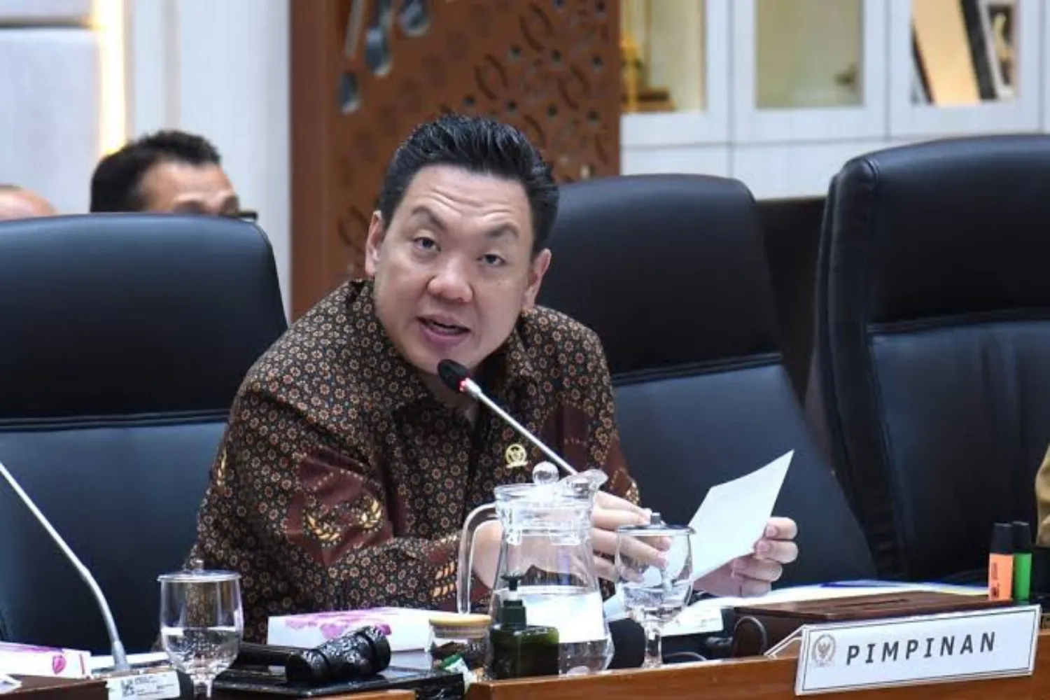 Putusan MK MBG menjadi sorotan setelah Charles Honoris mendesak pemerintah segera memindahkan anggaran Makan Bergizi Gratis dari sektor pendidikan mulai APBN 2027