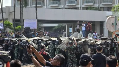 Eksekusi Lahan GBK di Hotel Sultan Diwarnai Aksi Massa