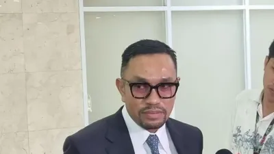 Hotman Paris Bawa Nama Prabowo, Sahroni Bereaksi