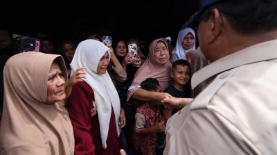 Prabowo Kerahkan Satgas dan Hapus Utang KUR Demi Pulihkan Petani Aceh