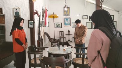 Strategi Ndalem Pojok Kediri Bangun Jati Diri Melalui Wisata Bisu